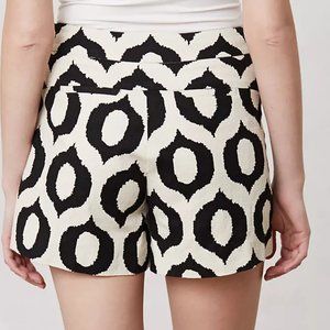 CARTONNIER 2 Ikat Shorts Black & White Pattern